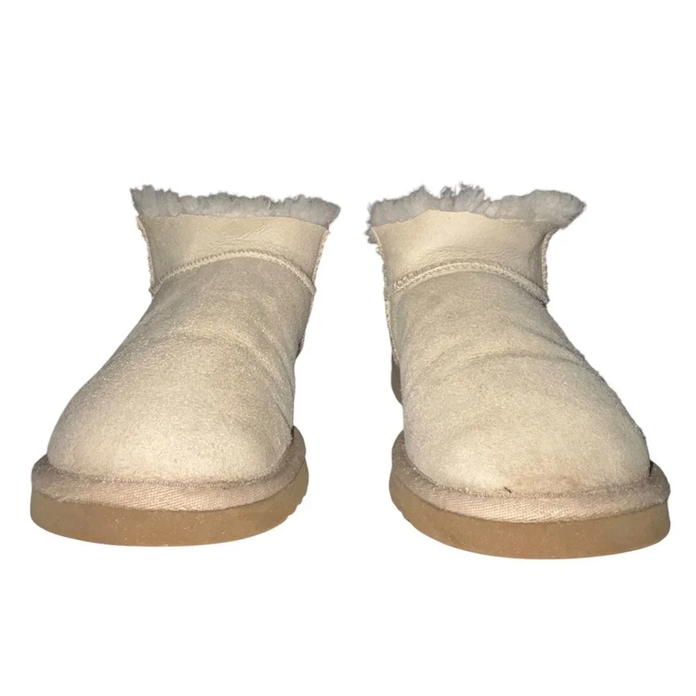 UGG Australia Classic Ultra Mini Cream Suede Ankle Boots Womens Size 8-8.5